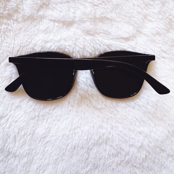 Maura Black W/ Blue Lenses Oversized Oval Horn Rims Sunglasses - Picture 11 of 11